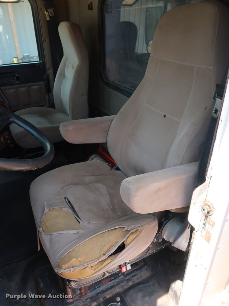 image for item DG4100 2007 Freightliner FLD dump truck