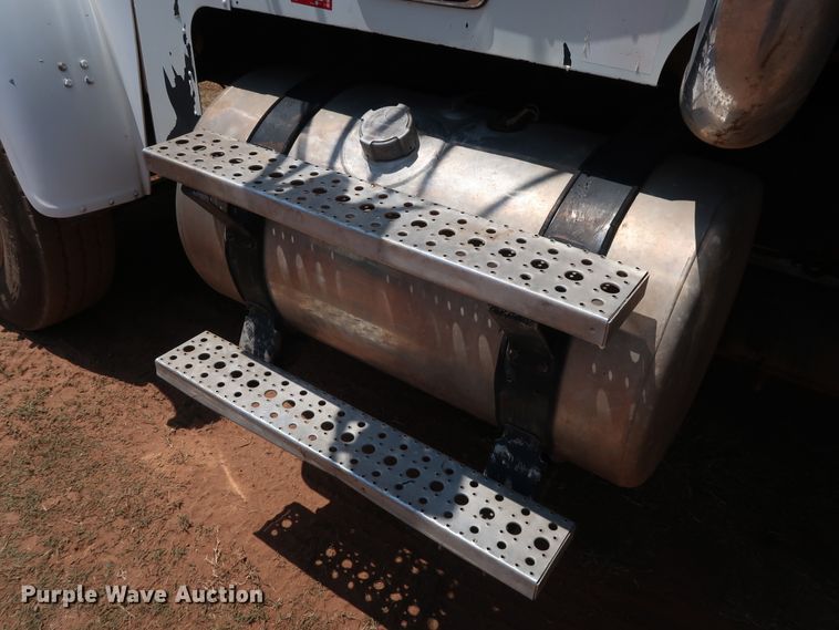 image for item DG4100 2007 Freightliner FLD dump truck