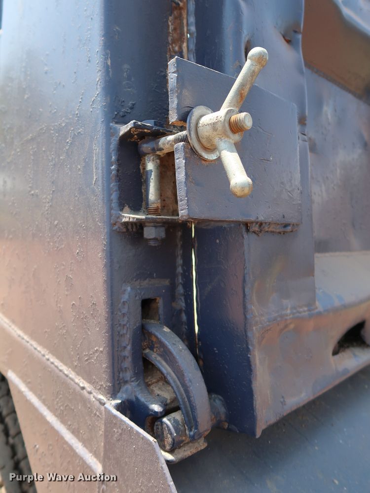 image for item DG4100 2007 Freightliner FLD dump truck