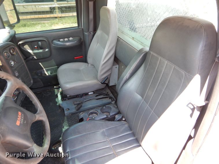 image for item DG4102 2006 GMC C8500 utility truck with crane