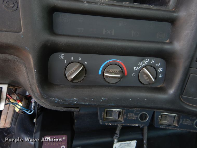 image for item DG4102 2006 GMC C8500 utility truck with crane