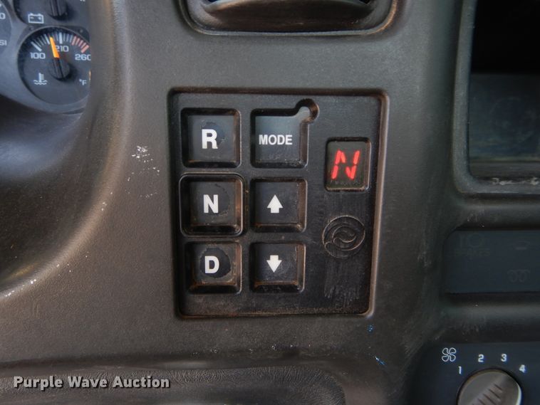 image for item DG4102 2006 GMC C8500 utility truck with crane