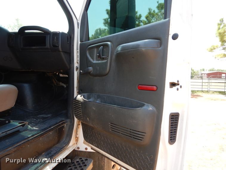 image for item DG4102 2006 GMC C8500 utility truck with crane