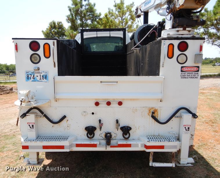 image for item DG4102 2006 GMC C8500 utility truck with crane