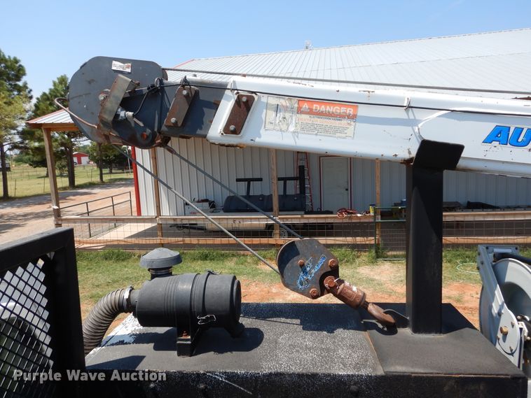 image for item DG4102 2006 GMC C8500 utility truck with crane