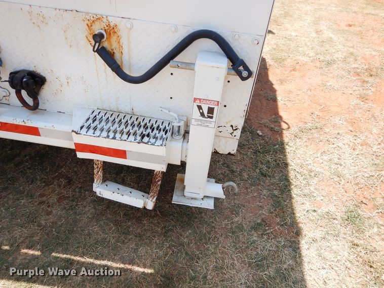 image for item DG4102 2006 GMC C8500 utility truck with crane