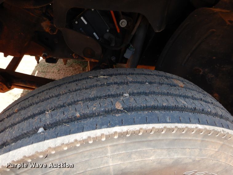 image for item DG4102 2006 GMC C8500 utility truck with crane