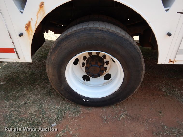 image for item DG4102 2006 GMC C8500 utility truck with crane