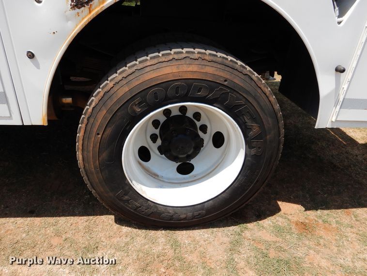 image for item DG4102 2006 GMC C8500 utility truck with crane