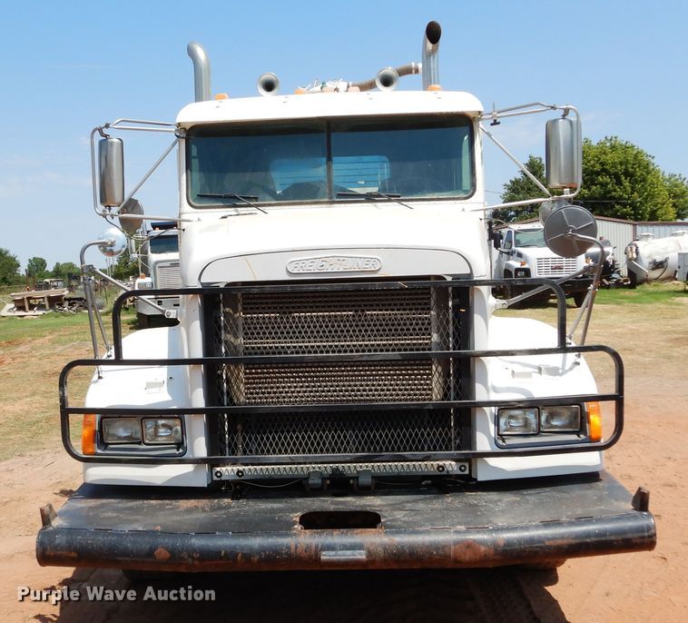 image for item DG4103 2001 Freightliner FLD vacuum truck