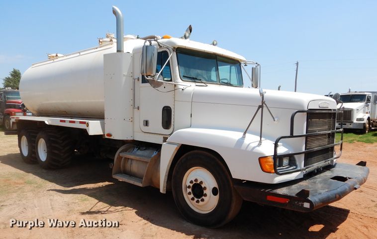 image for item DG4103 2001 Freightliner FLD vacuum truck