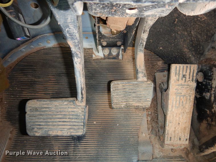 image for item DG4103 2001 Freightliner FLD vacuum truck