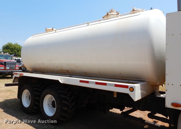 image for item DG4103 2001 Freightliner FLD vacuum truck