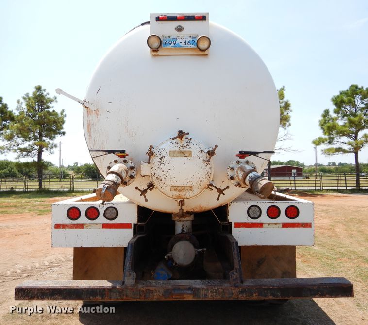 image for item DG4103 2001 Freightliner FLD vacuum truck