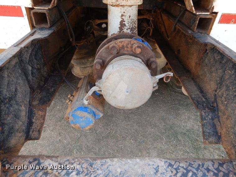 image for item DG4103 2001 Freightliner FLD vacuum truck