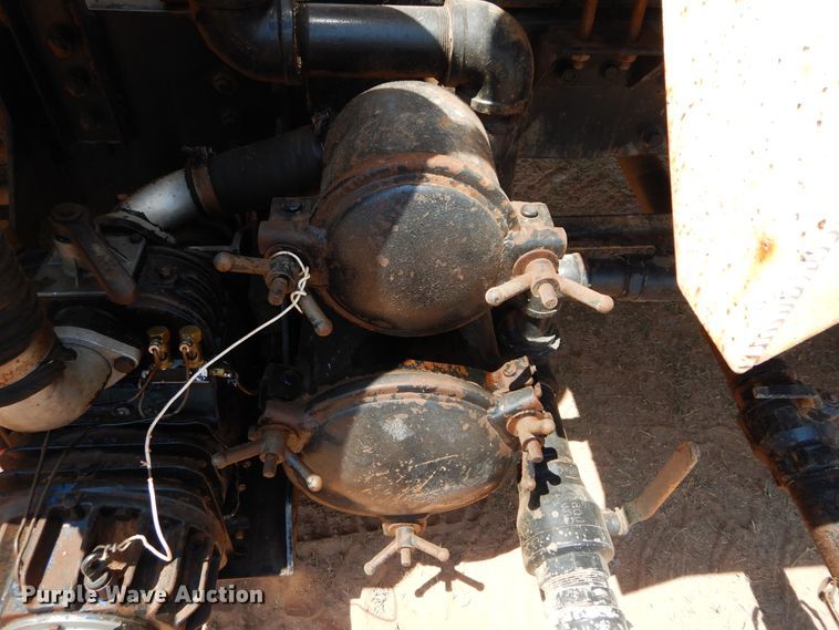 image for item DG4103 2001 Freightliner FLD vacuum truck