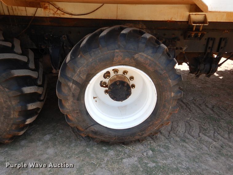 image for item DG4103 2001 Freightliner FLD vacuum truck