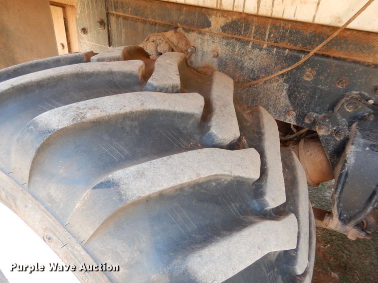 image for item DG4103 2001 Freightliner FLD vacuum truck