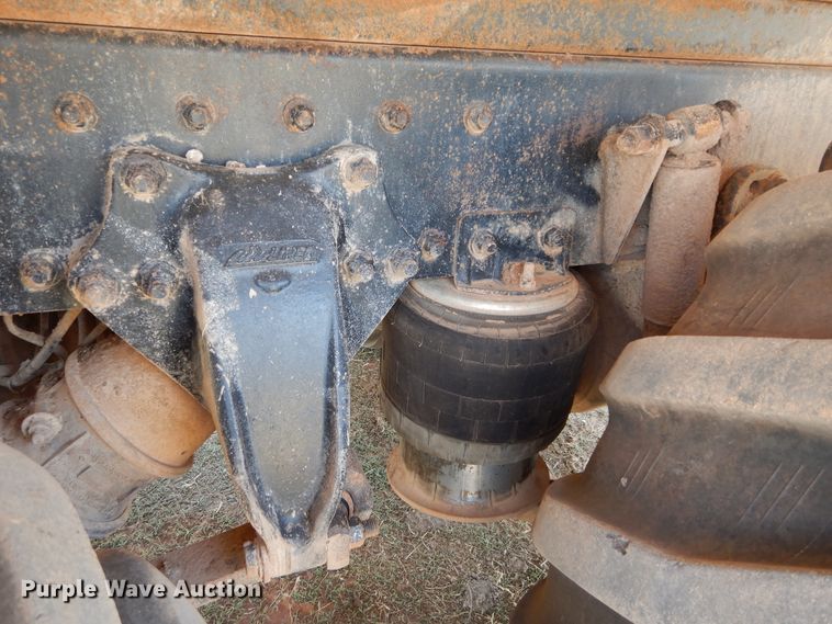 image for item DG4103 2001 Freightliner FLD vacuum truck