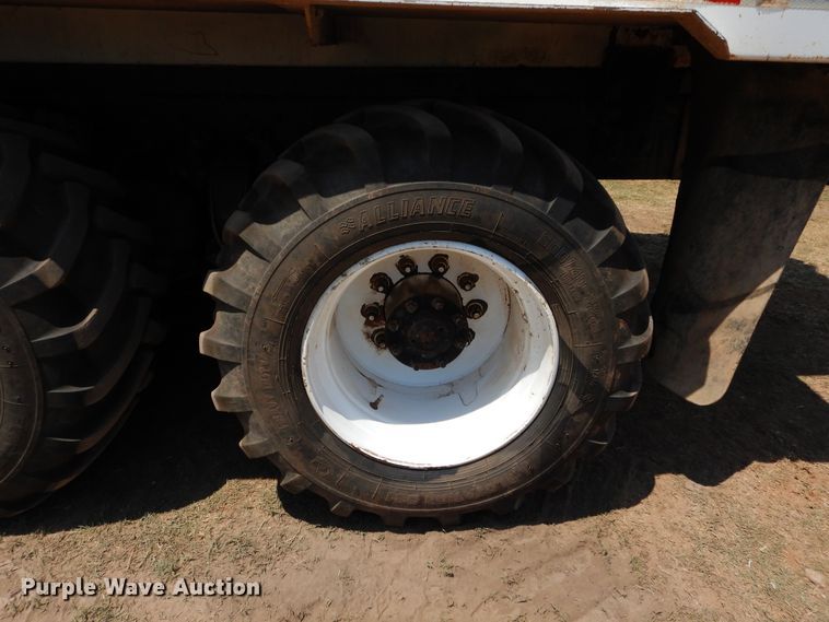 image for item DG4103 2001 Freightliner FLD vacuum truck