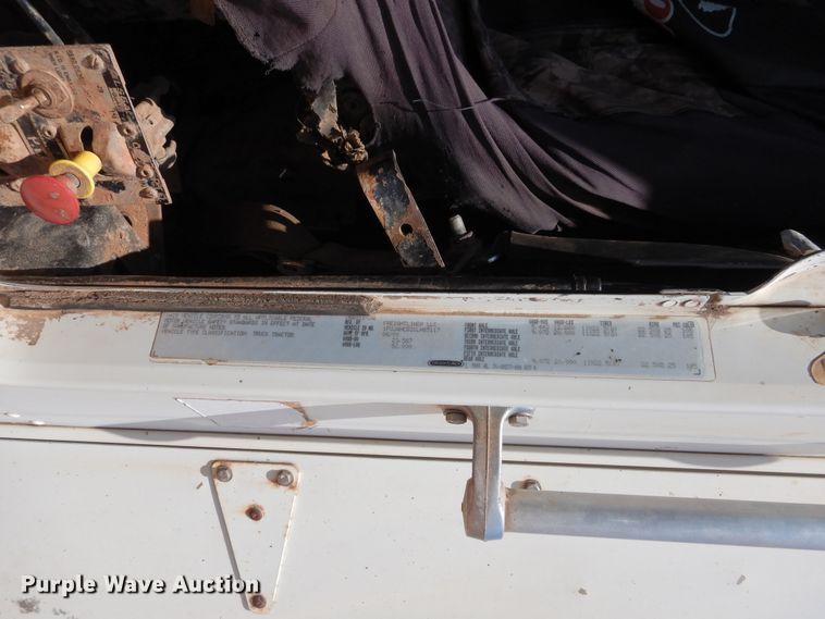 image for item DG4103 2001 Freightliner FLD vacuum truck