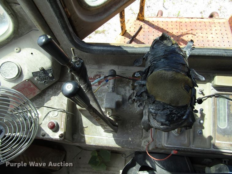 image for item DG8031 1983 Caterpillar 966D wheel loader