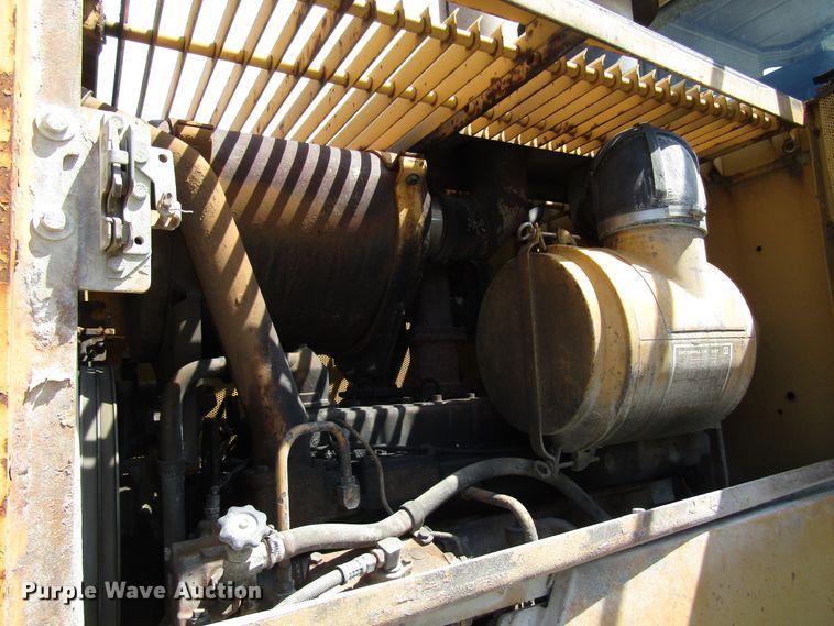 image for item DG8031 1983 Caterpillar 966D wheel loader