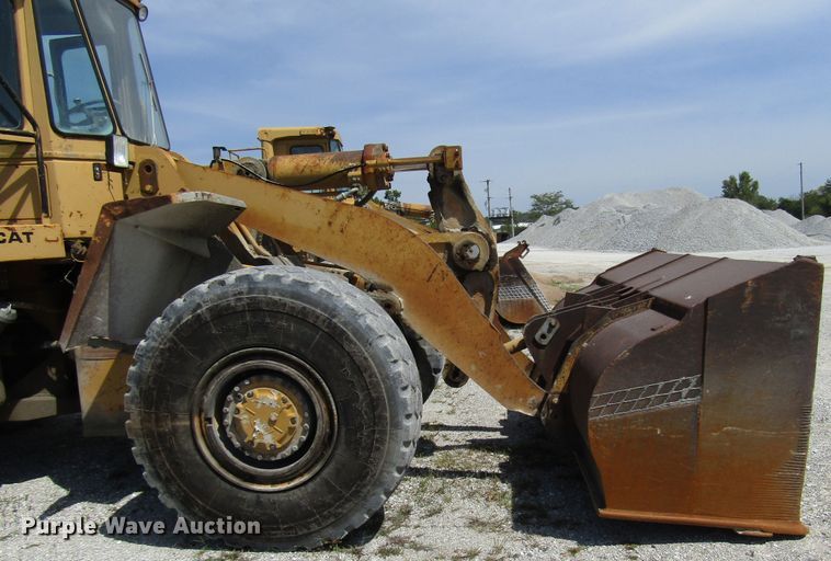 image for item DG8031 1983 Caterpillar 966D wheel loader