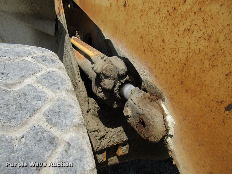 image for item DG8031 1983 Caterpillar 966D wheel loader