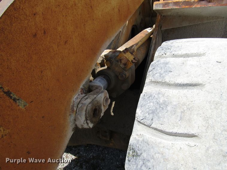 image for item DG8031 1983 Caterpillar 966D wheel loader