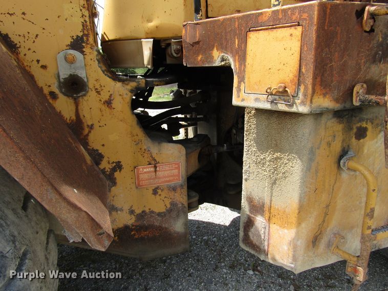 image for item DG8031 1983 Caterpillar 966D wheel loader