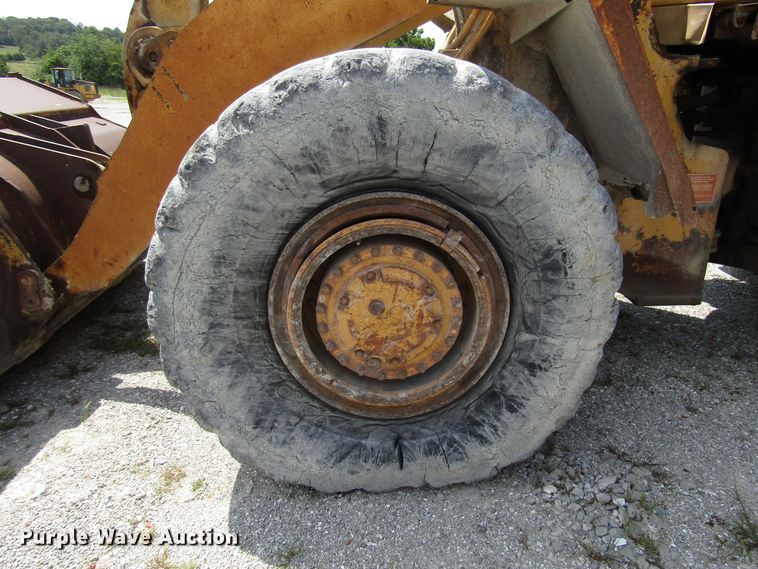 image for item DG8031 1983 Caterpillar 966D wheel loader