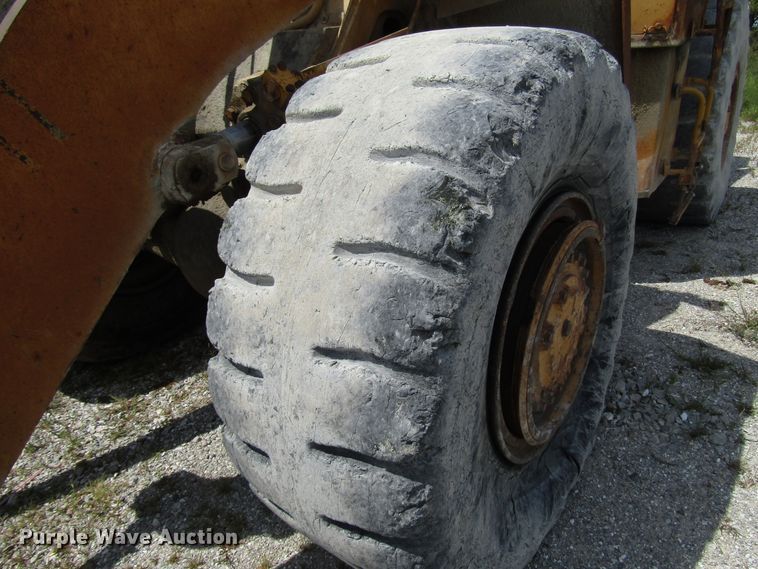 image for item DG8031 1983 Caterpillar 966D wheel loader