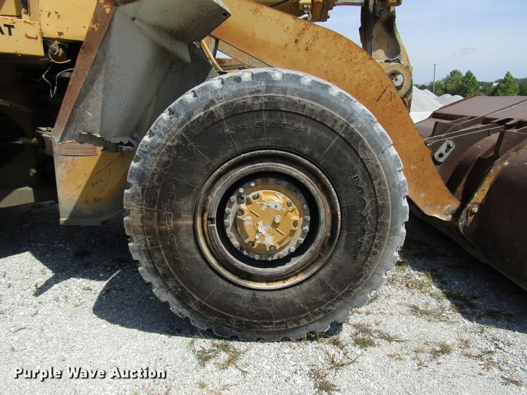 image for item DG8031 1983 Caterpillar 966D wheel loader