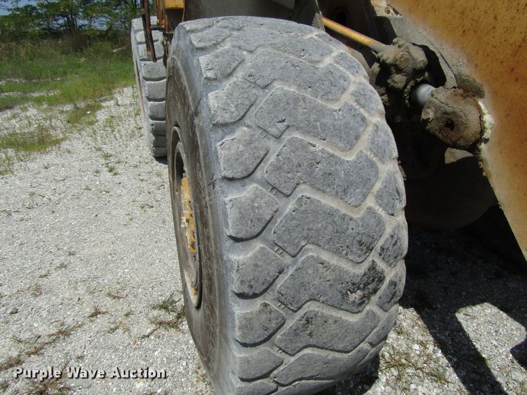 image for item DG8031 1983 Caterpillar 966D wheel loader