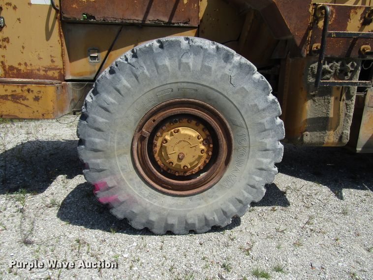 image for item DG8031 1983 Caterpillar 966D wheel loader