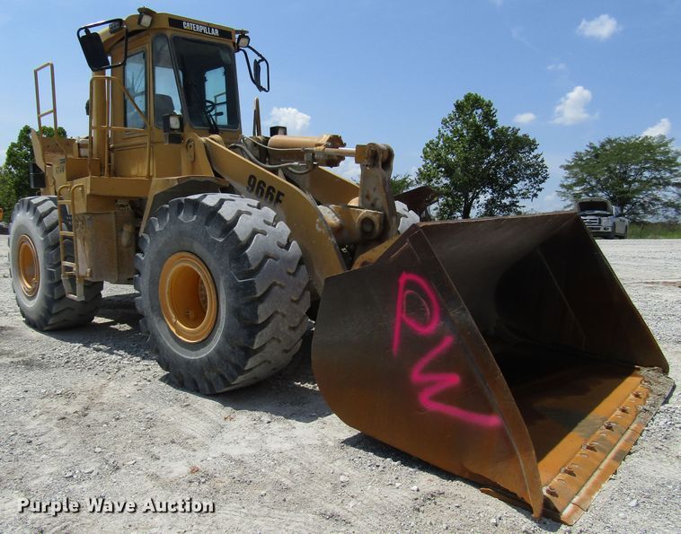 image for item DG8032 1992 Caterpillar 966F wheel loader