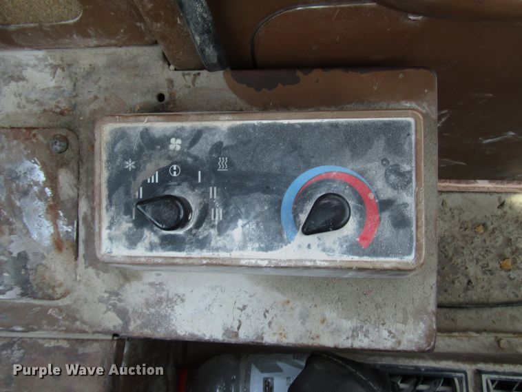 image for item DG8032 1992 Caterpillar 966F wheel loader