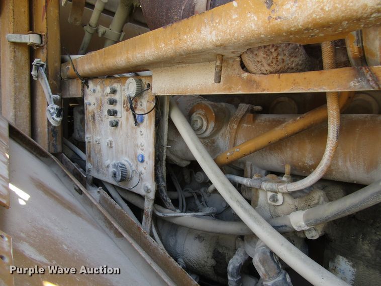 image for item DG8032 1992 Caterpillar 966F wheel loader