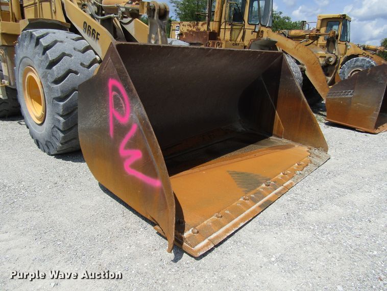 image for item DG8032 1992 Caterpillar 966F wheel loader