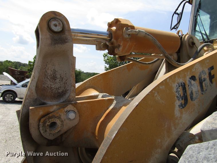 image for item DG8032 1992 Caterpillar 966F wheel loader