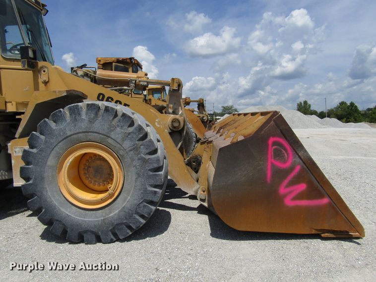 image for item DG8032 1992 Caterpillar 966F wheel loader