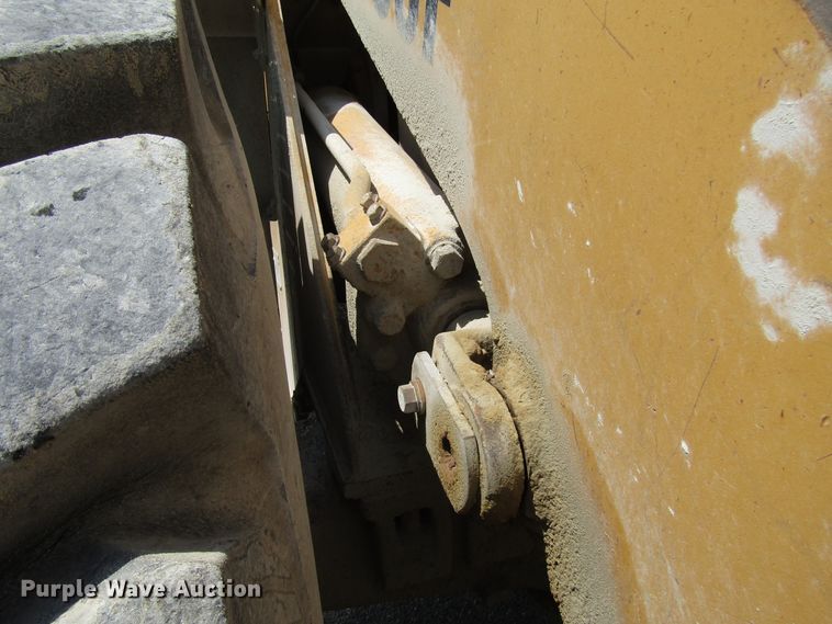 image for item DG8032 1992 Caterpillar 966F wheel loader