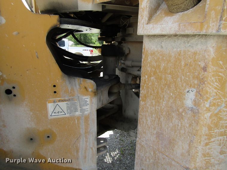 image for item DG8032 1992 Caterpillar 966F wheel loader