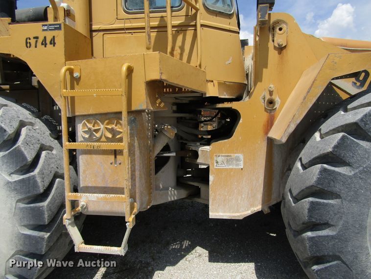 image for item DG8032 1992 Caterpillar 966F wheel loader