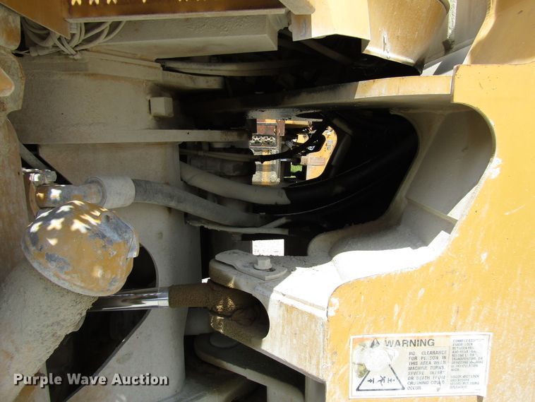 image for item DG8032 1992 Caterpillar 966F wheel loader