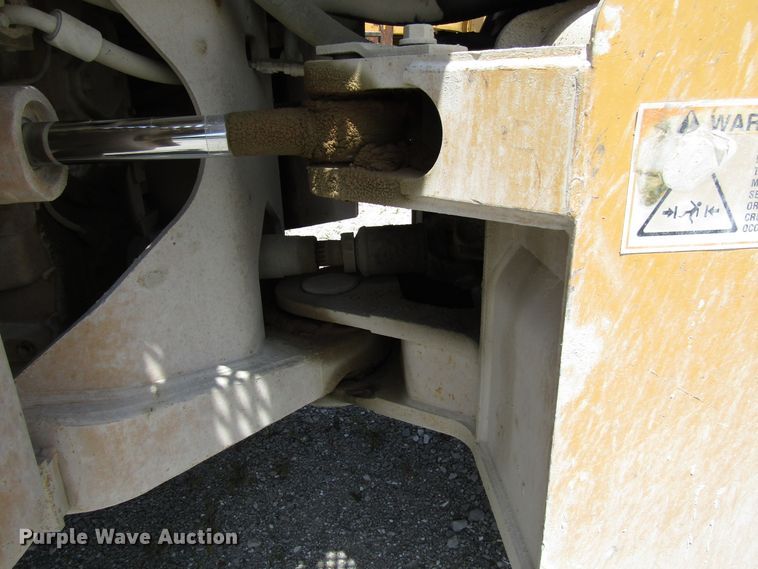 image for item DG8032 1992 Caterpillar 966F wheel loader