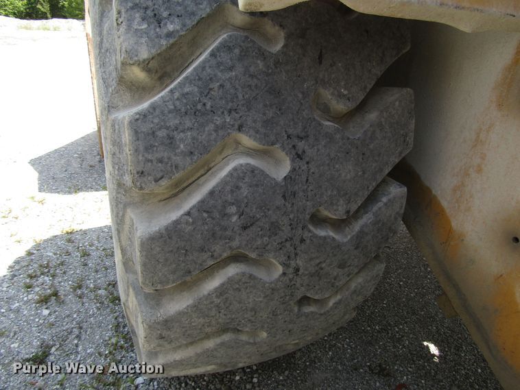 image for item DG8032 1992 Caterpillar 966F wheel loader