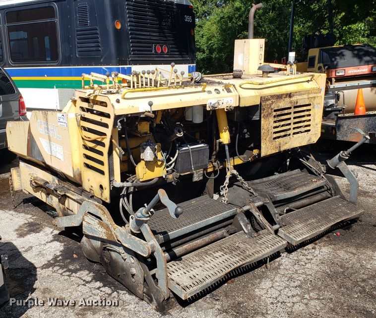 image for item DH2764 Gehl 1648 Plus paver