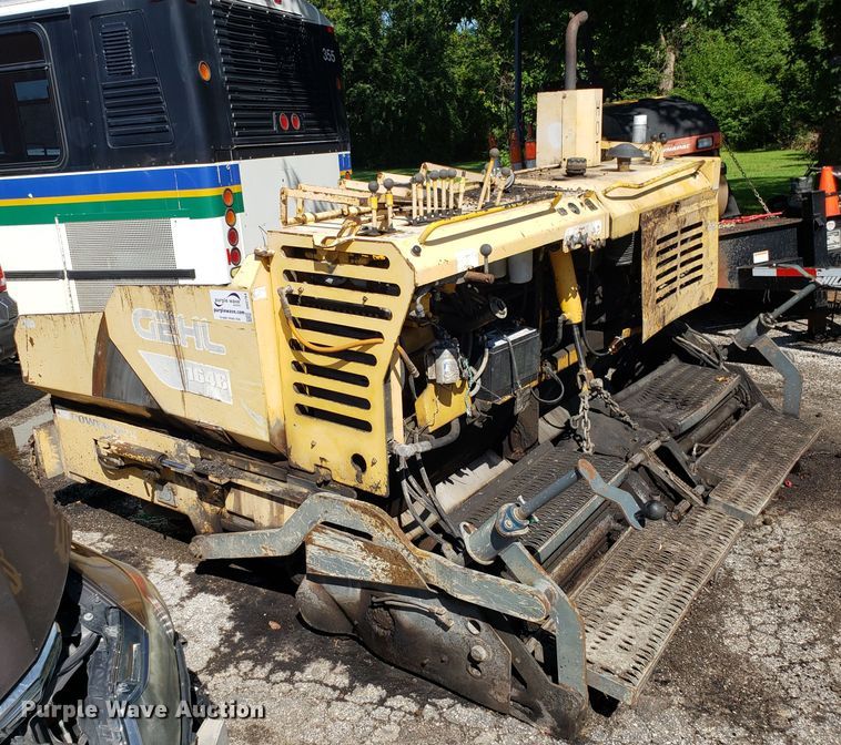 image for item DH2764 Gehl 1648 Plus paver